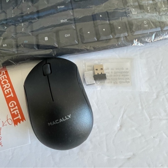 Macally RF Wireless Keyboard For Windows PC Utra-slim Black ,New in a opened Box - Picture 2 of 8